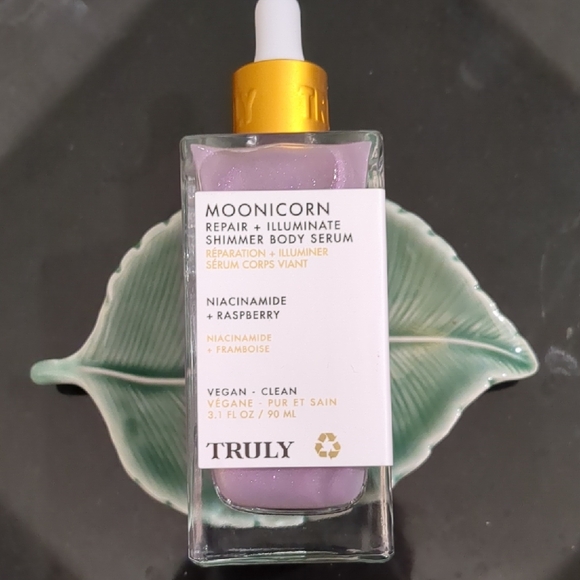Shimmer Body Serum - Picture 1 of 3